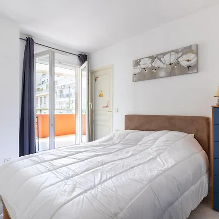 Happyfew Le Palais Des Arts * Niza