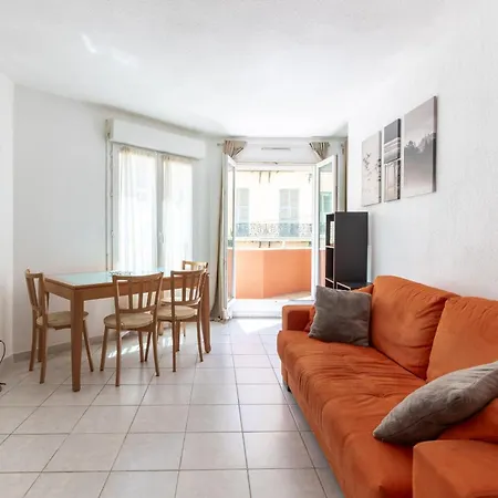 Happyfew Le Palais Des Arts * Niza